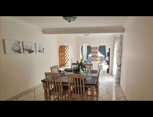 3 BEDROOM HOUSE FOR SALE IN SECUNDA CENTRAL